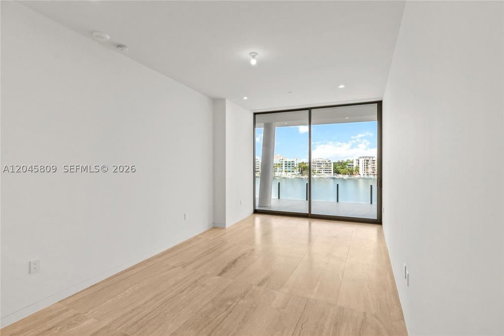 Real estate property located at 5 Grove Isle L405, Miami-dade, Vita Grove Isle, Miami, FL