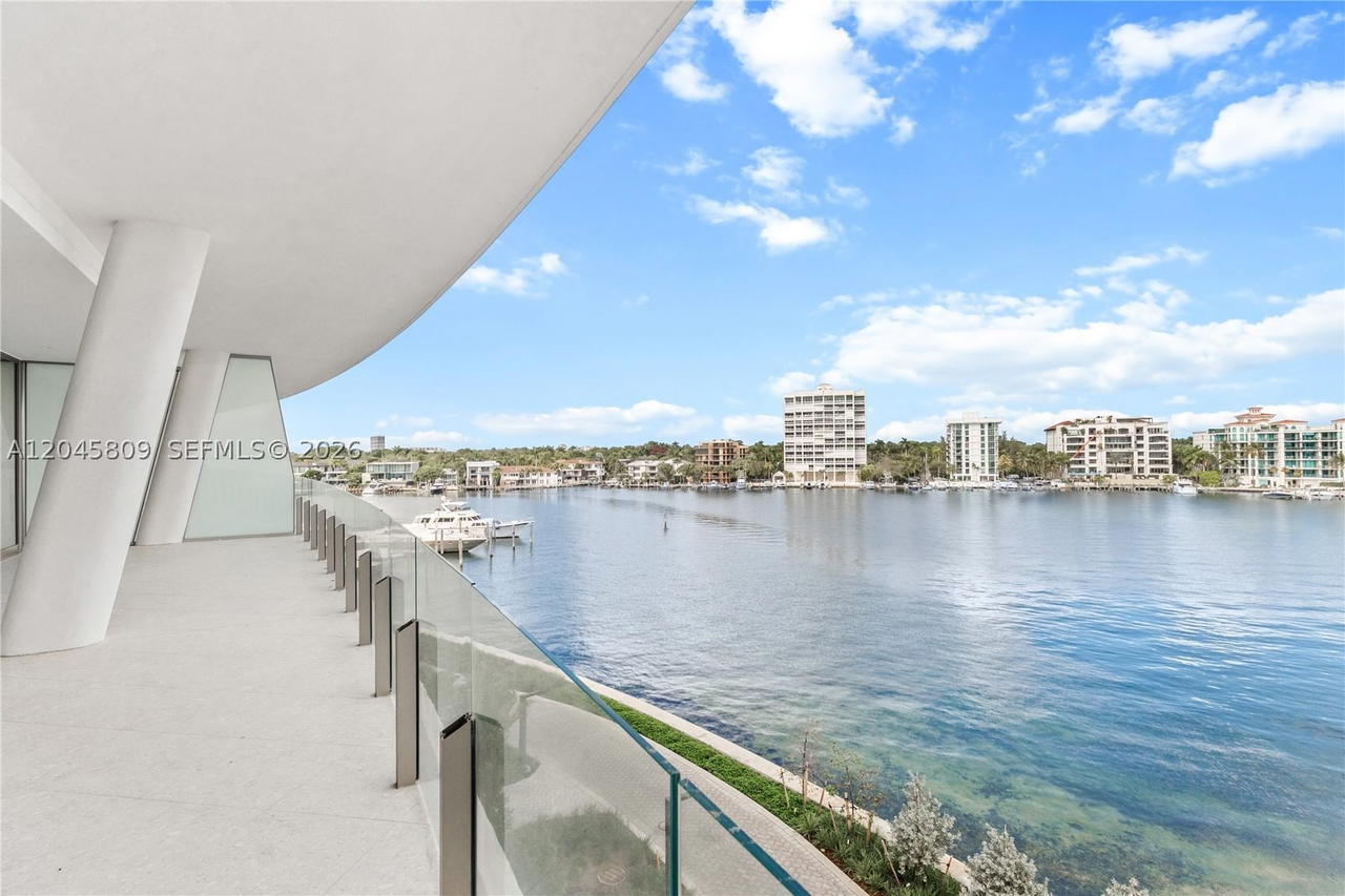 Real estate property located at 5 Grove Isle L405, Miami-dade, Vita Grove Isle, Miami, FL