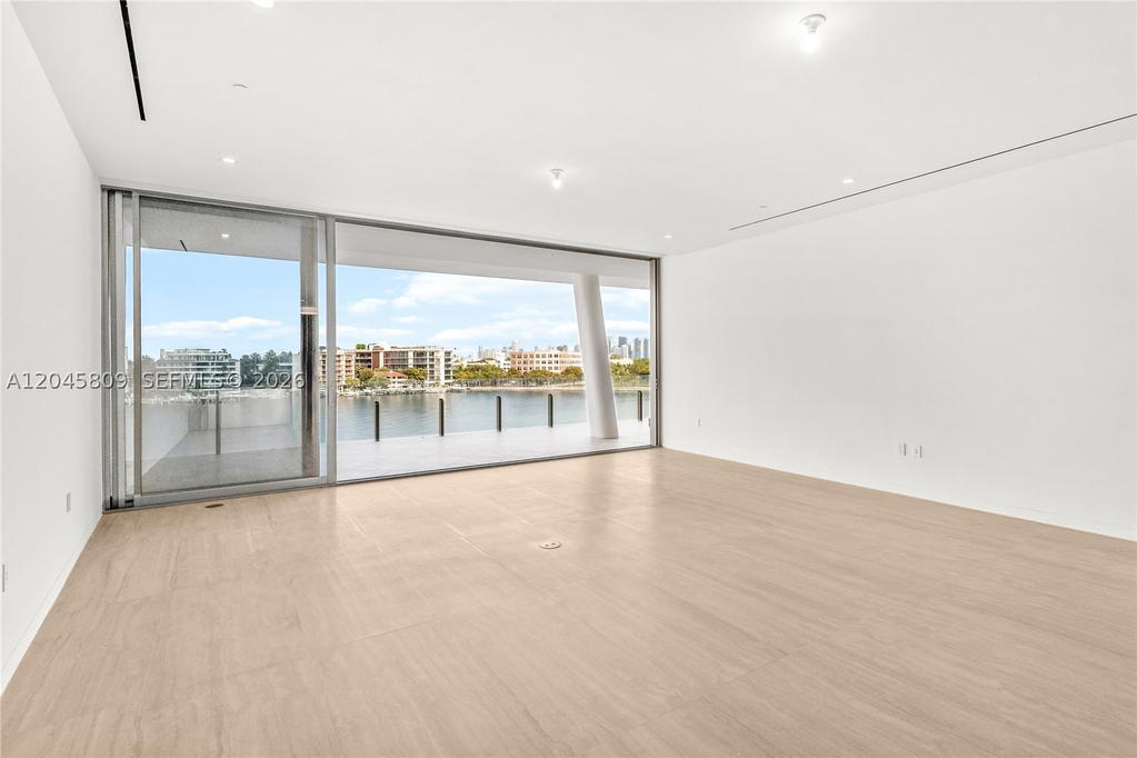 Real estate property located at 5 Grove Isle L405, Miami-dade, Vita Grove Isle, Miami, FL