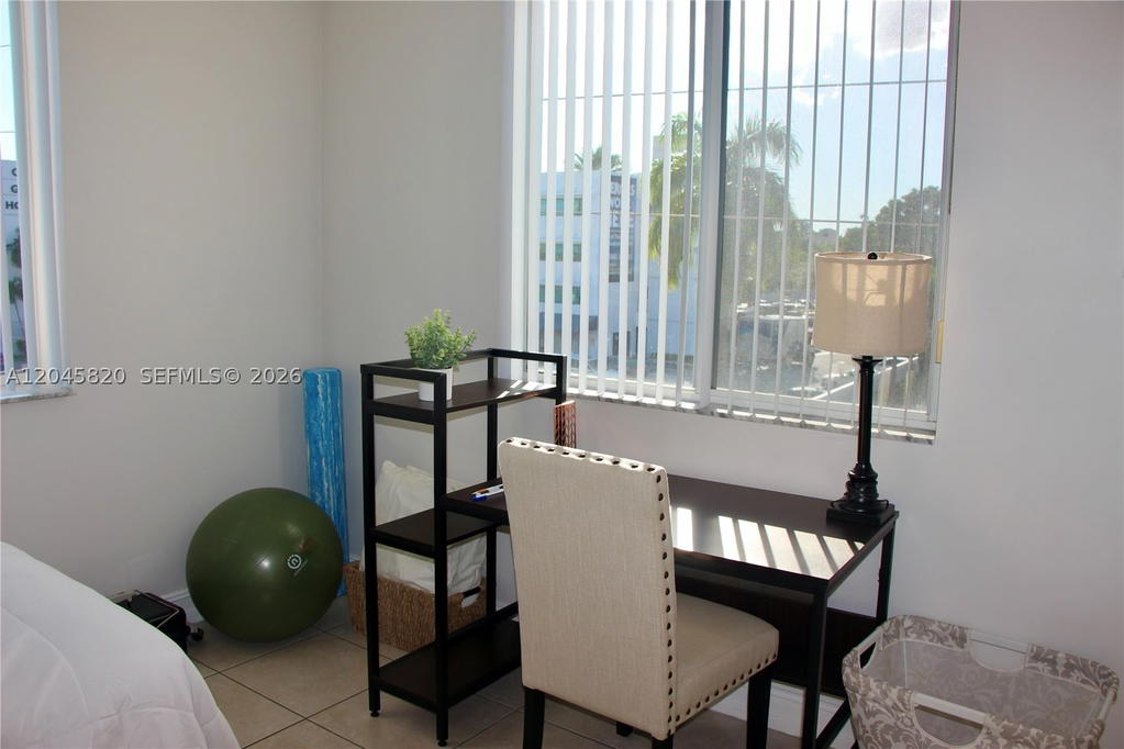 Real estate property located at 2501 Douglas Rd #304, Miami-dade, Douglas Place Condo, Miami, FL