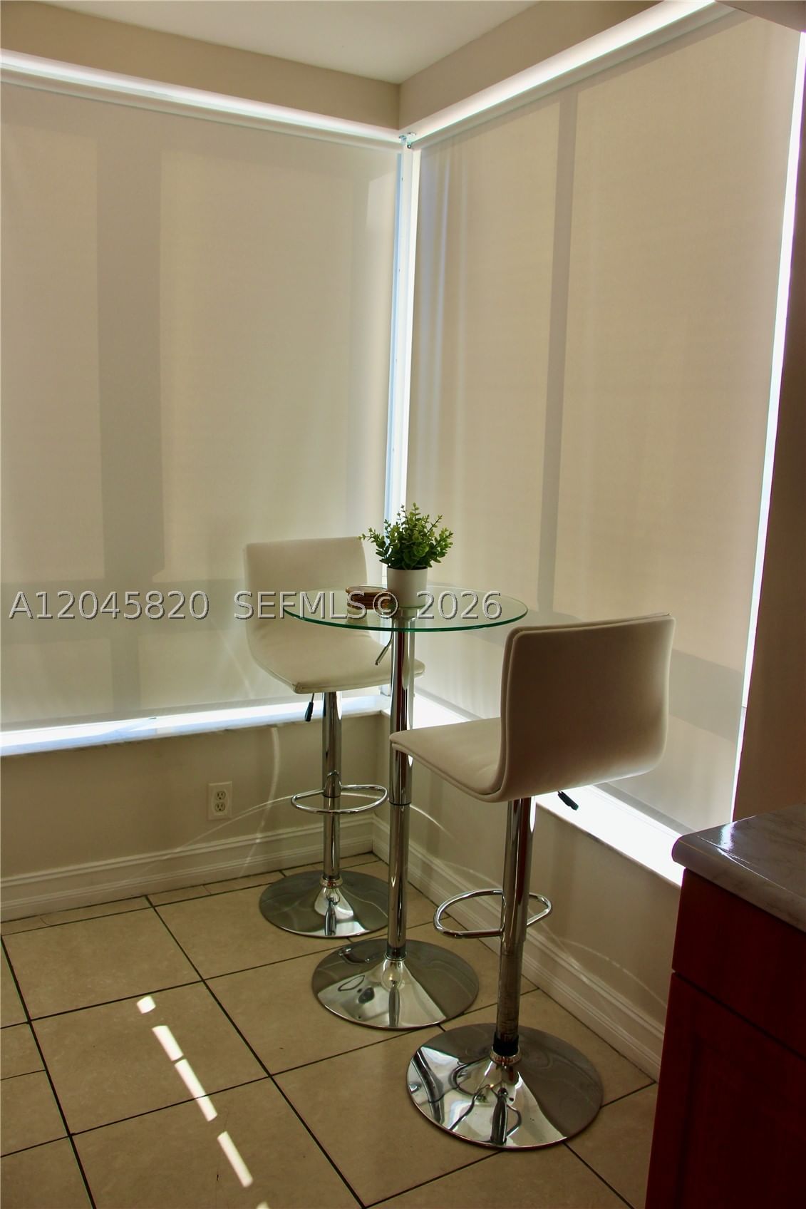 Real estate property located at 2501 Douglas Rd #304, Miami-dade, Douglas Place Condo, Miami, FL