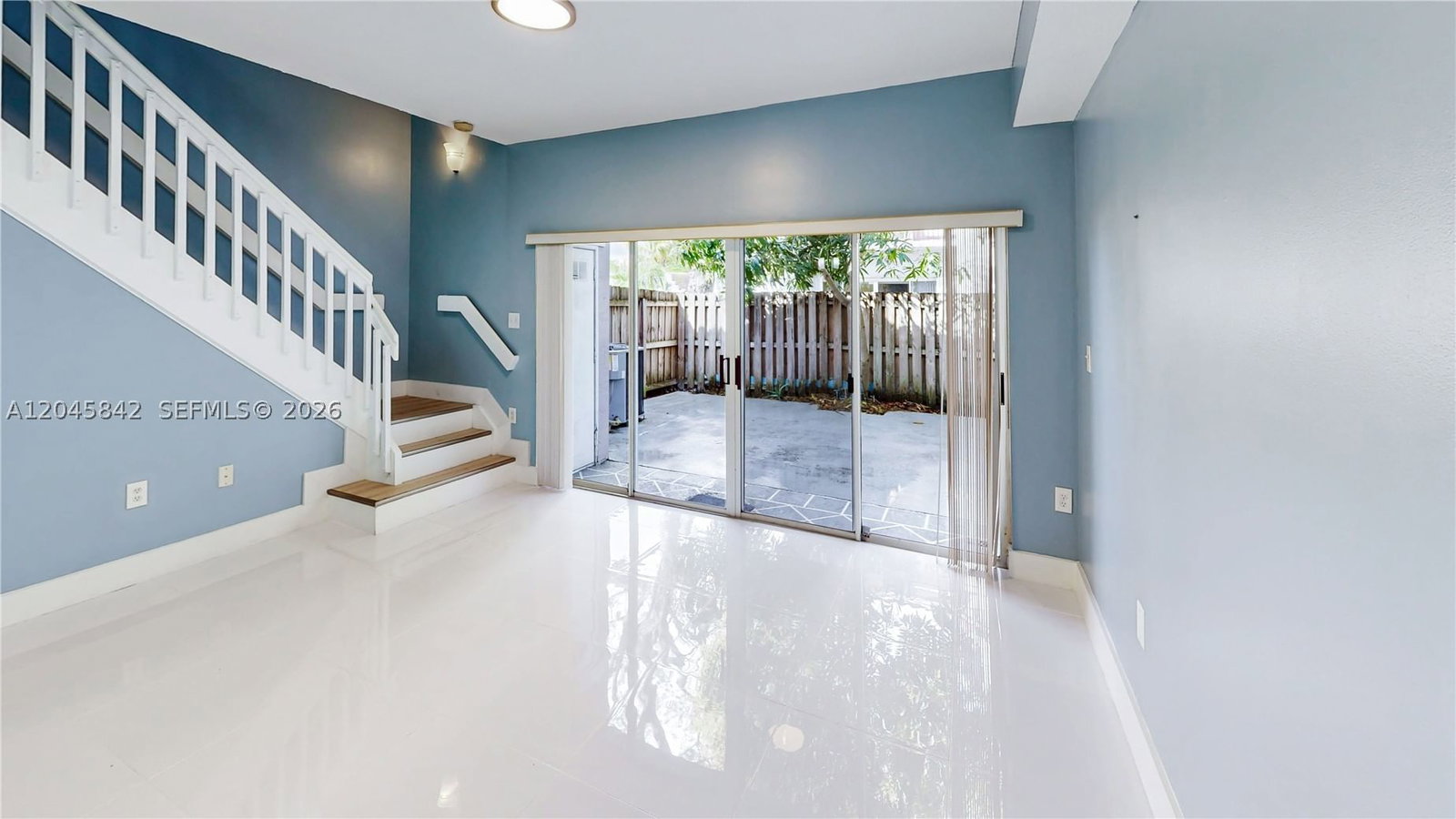 Real estate property located at 10210 154th Pl #111, Miami-dade, Villas At The Hammocks Co, Miami, FL