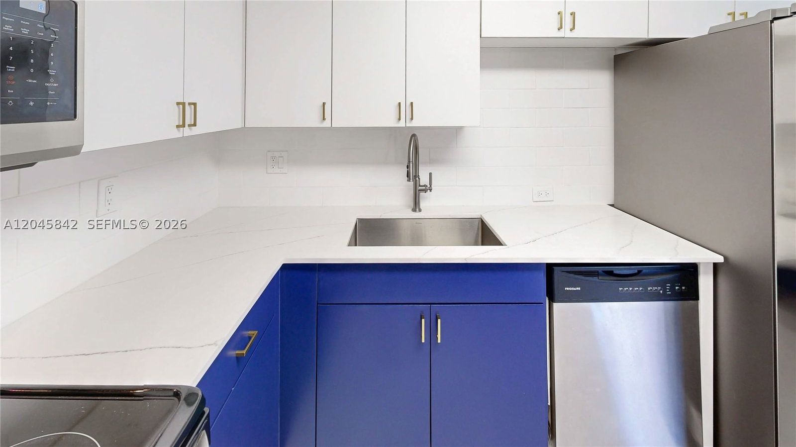 Real estate property located at 10210 154th Pl #111, Miami-dade, Villas At The Hammocks Co, Miami, FL