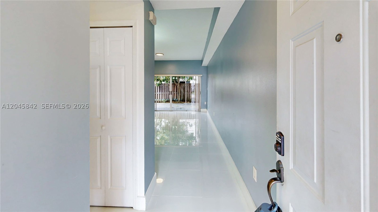 Real estate property located at 10210 154th Pl #111, Miami-dade, Villas At The Hammocks Co, Miami, FL