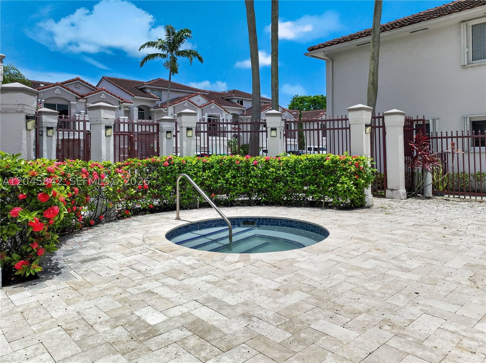 Real estate property located at 10210 154th Pl #111, Miami-dade, Villas At The Hammocks Co, Miami, FL