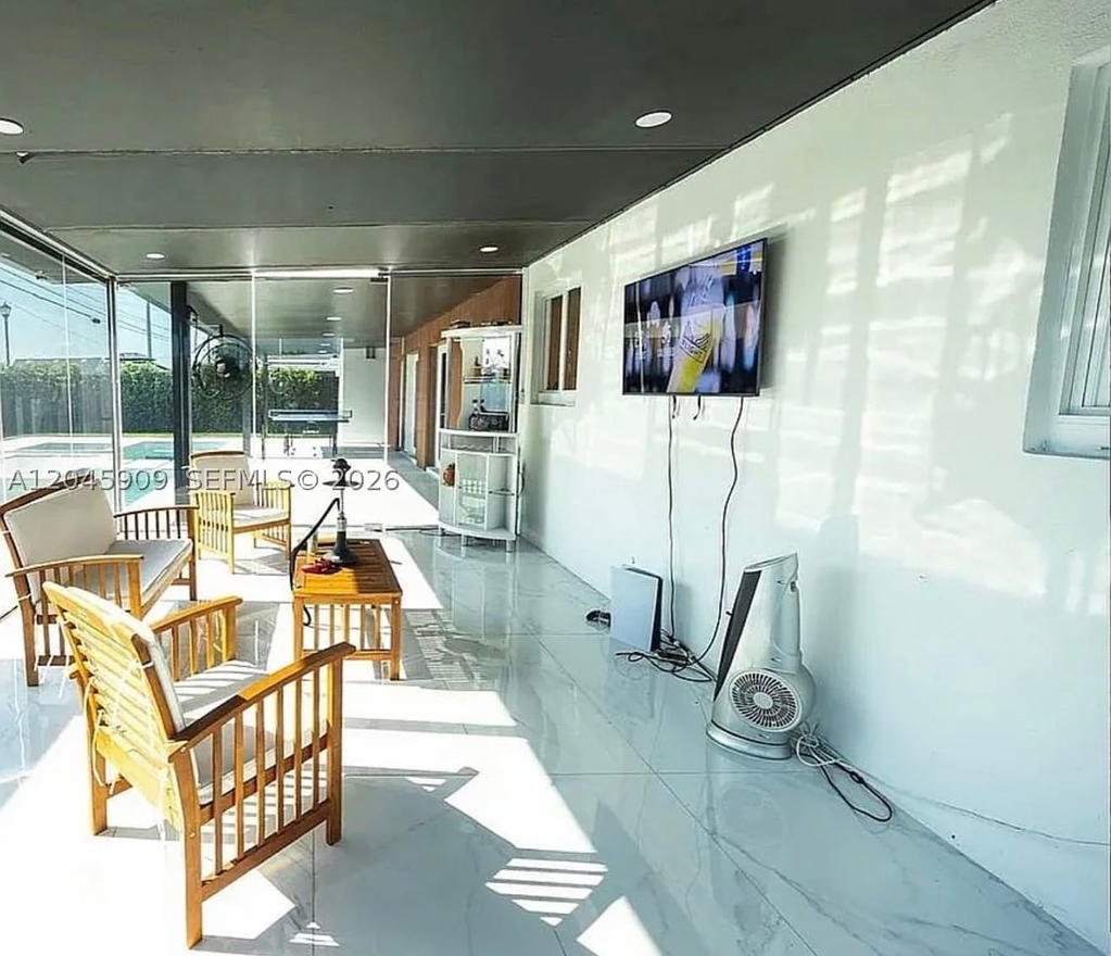Real estate property located at 18250 86th Ave, Miami-dade, Palm Springs North Sec R, Hialeah, FL