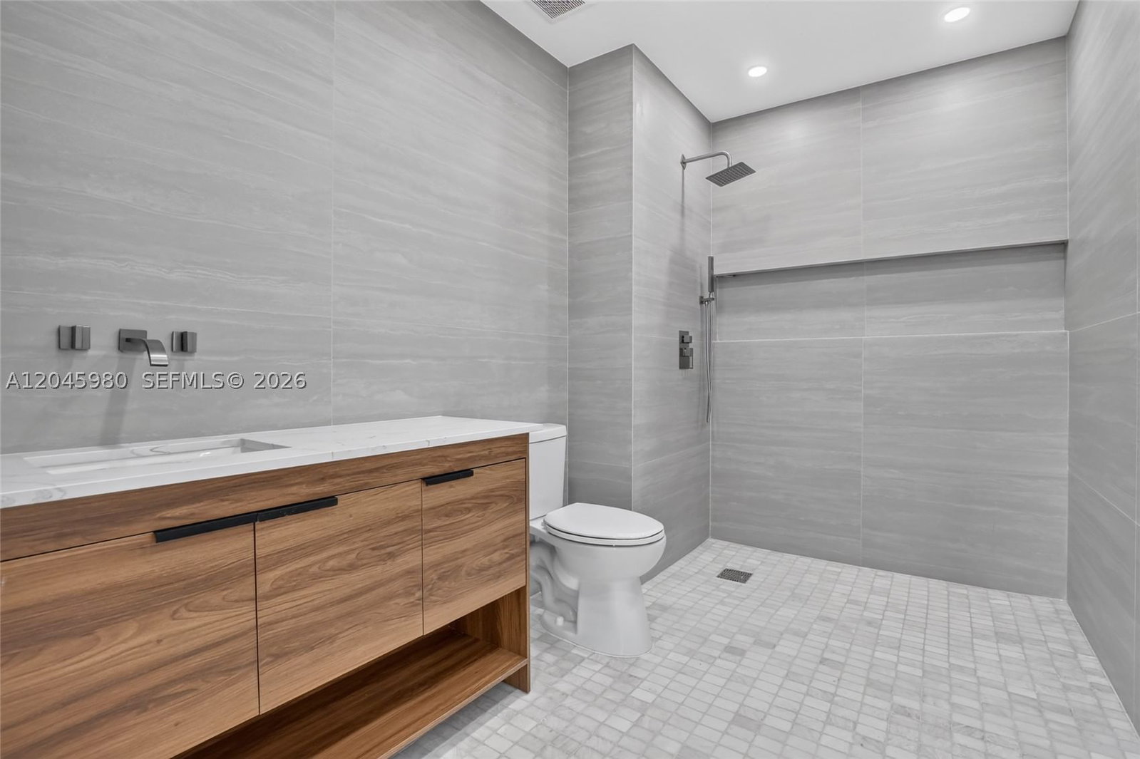 Real estate property located at 7040 8th Ct, Broward, Plantations Secluded Gard, Plantation, FL