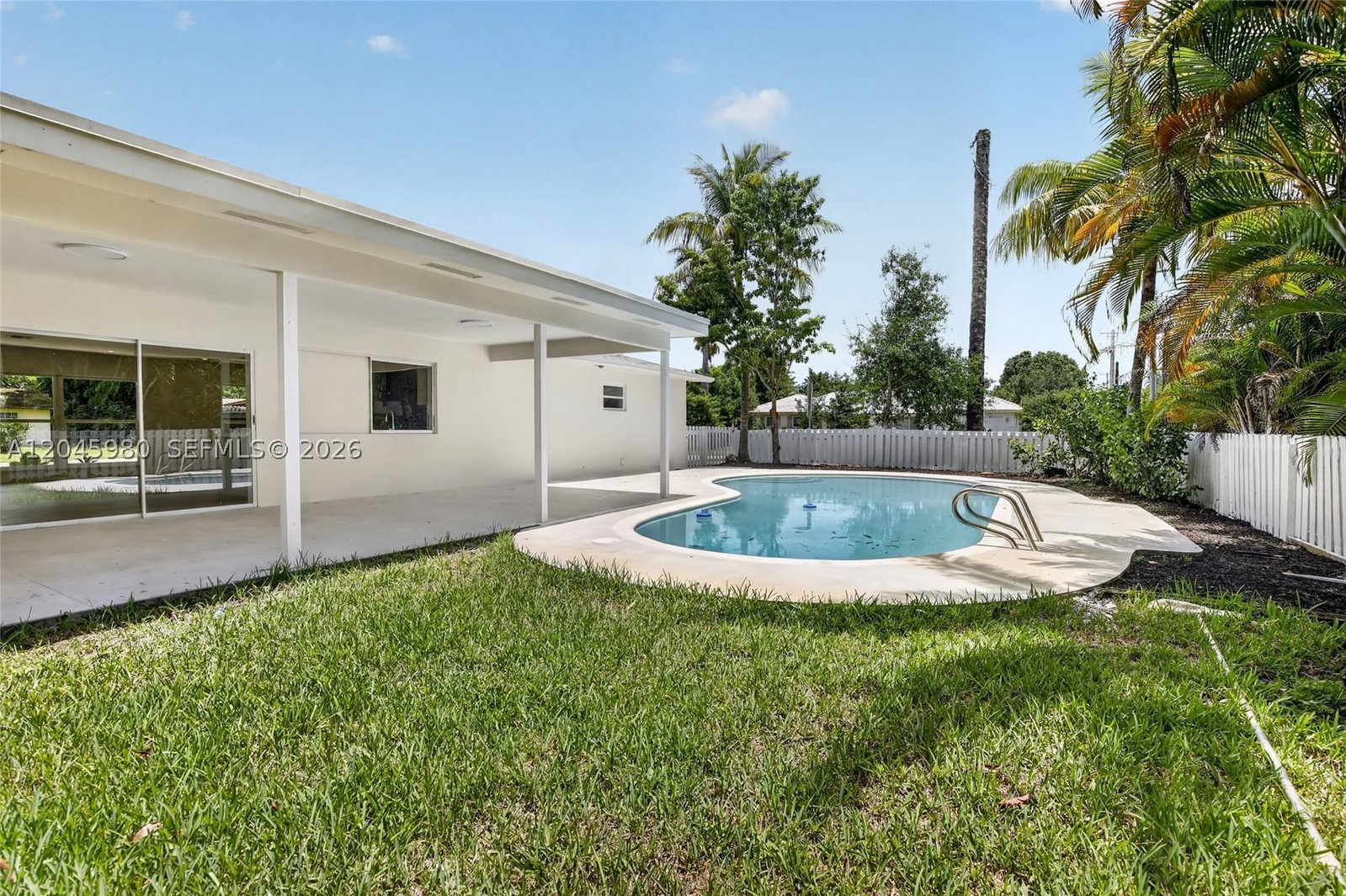 Real estate property located at 7040 8th Ct, Broward, Plantations Secluded Gard, Plantation, FL