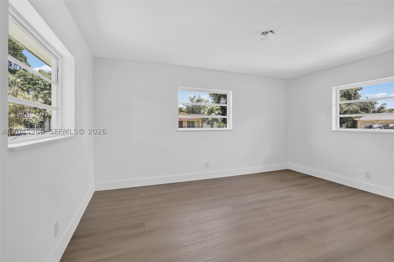 Real estate property located at 7040 8th Ct, Broward, Plantations Secluded Gard, Plantation, FL