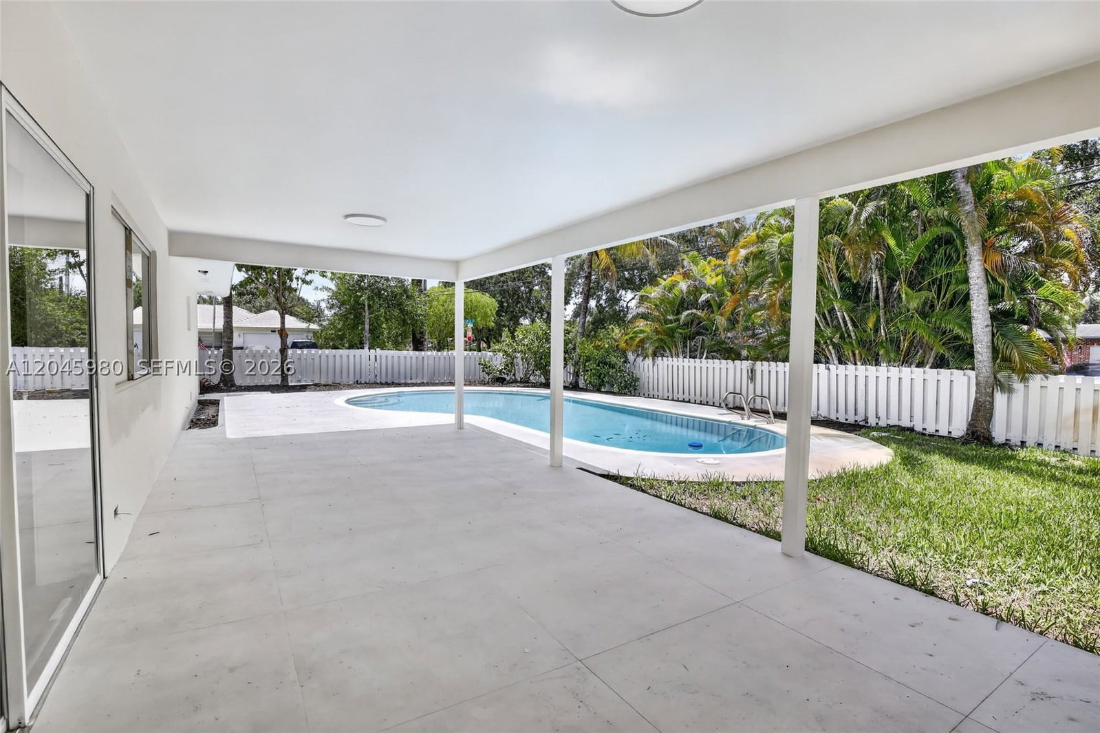 Real estate property located at 7040 8th Ct, Broward, Plantations Secluded Gard, Plantation, FL