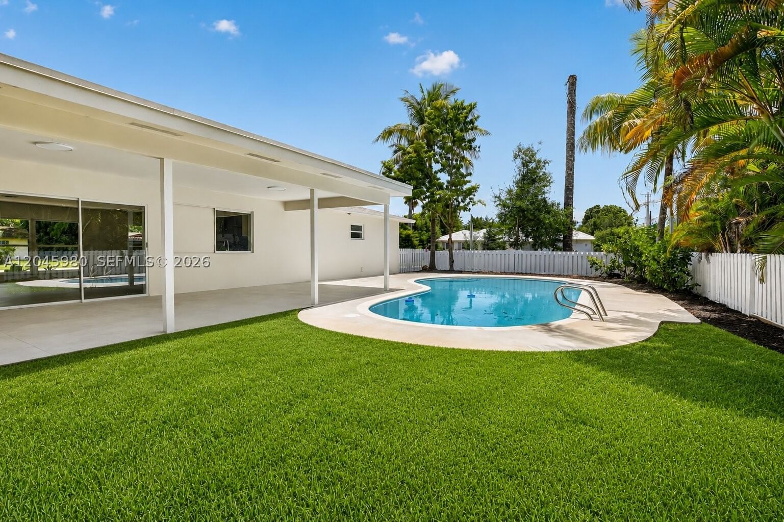 Real estate property located at 7040 8th Ct, Broward, Plantations Secluded Gard, Plantation, FL