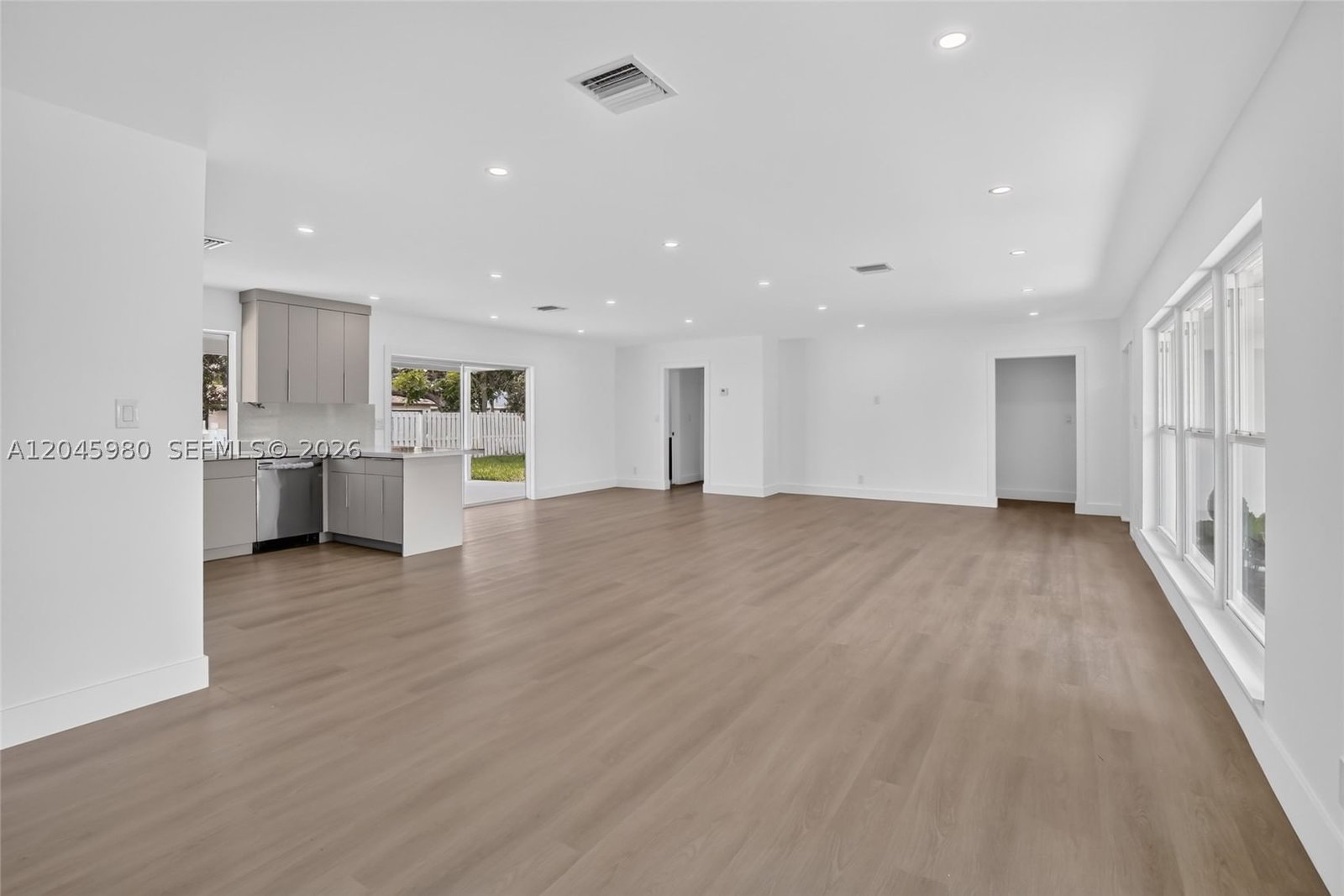 Real estate property located at 7040 8th Ct, Broward, Plantations Secluded Gard, Plantation, FL