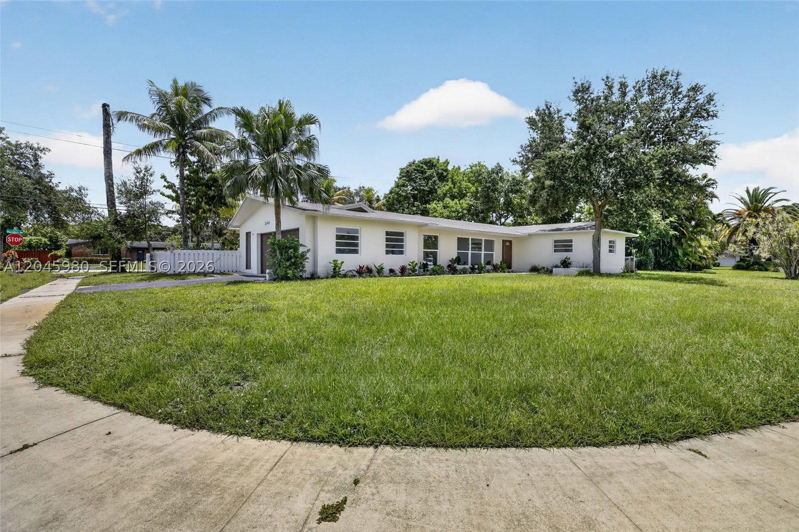Real estate property located at 7040 8th Ct, Broward, Plantations Secluded Gard, Plantation, FL