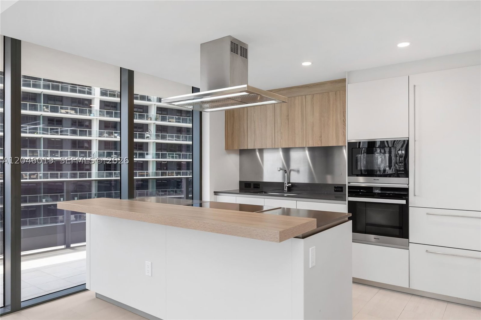 Real estate property located at 1000 Brickell Plz #4015, Miami-dade, Brickell Flatiron Condo, Miami, FL