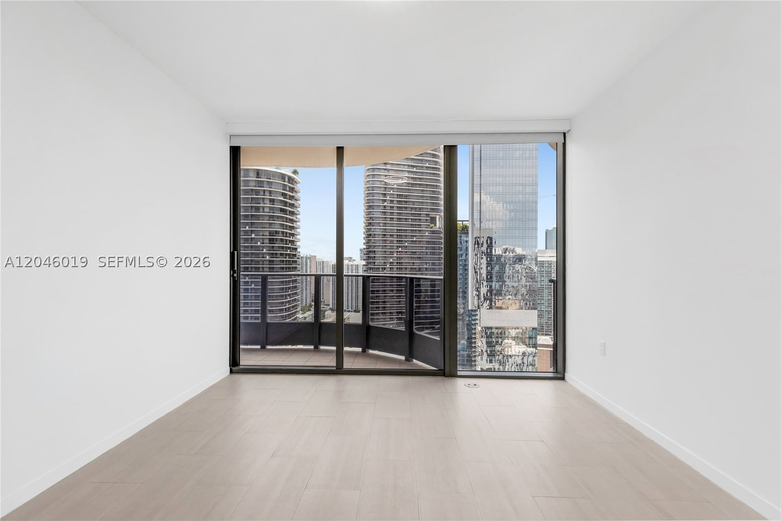 Real estate property located at 1000 Brickell Plz #4015, Miami-dade, Brickell Flatiron Condo, Miami, FL