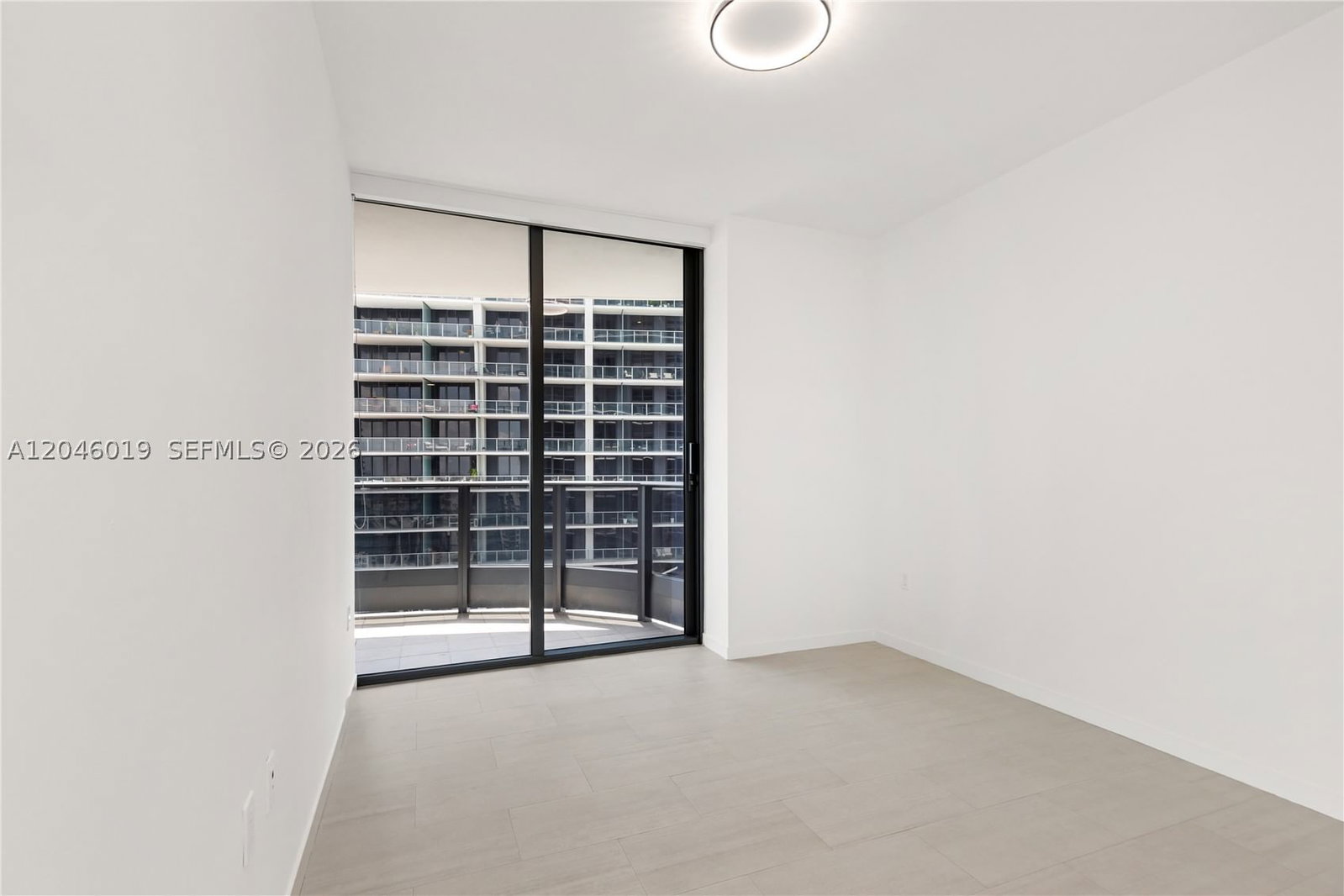 Real estate property located at 1000 Brickell Plz #4015, Miami-dade, Brickell Flatiron Condo, Miami, FL