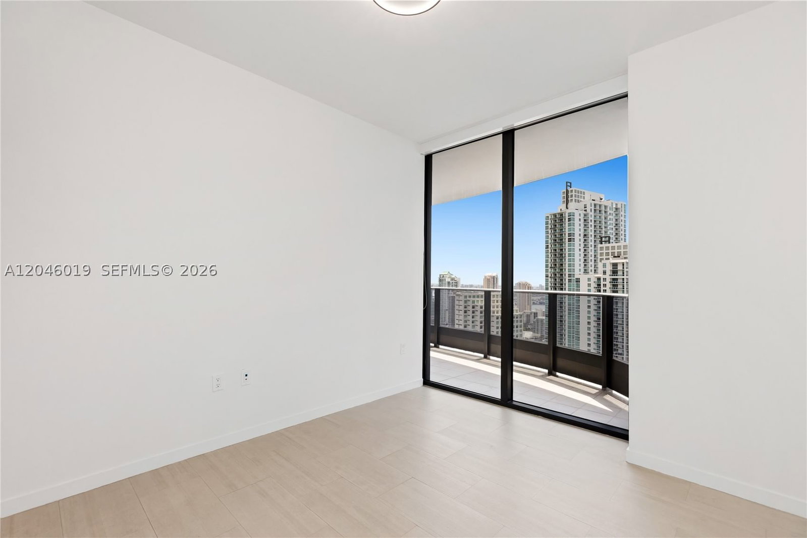 Real estate property located at 1000 Brickell Plz #4015, Miami-dade, Brickell Flatiron Condo, Miami, FL