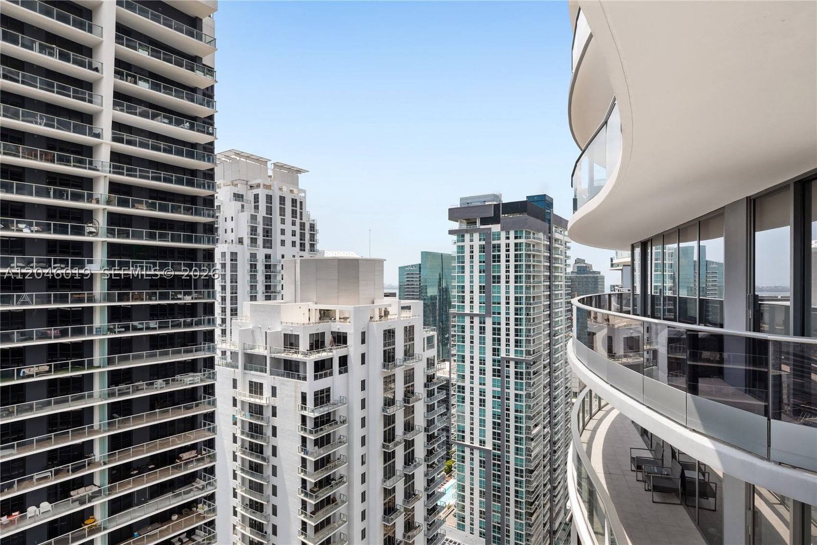 Real estate property located at 1000 Brickell Plz #4015, Miami-dade, Brickell Flatiron Condo, Miami, FL