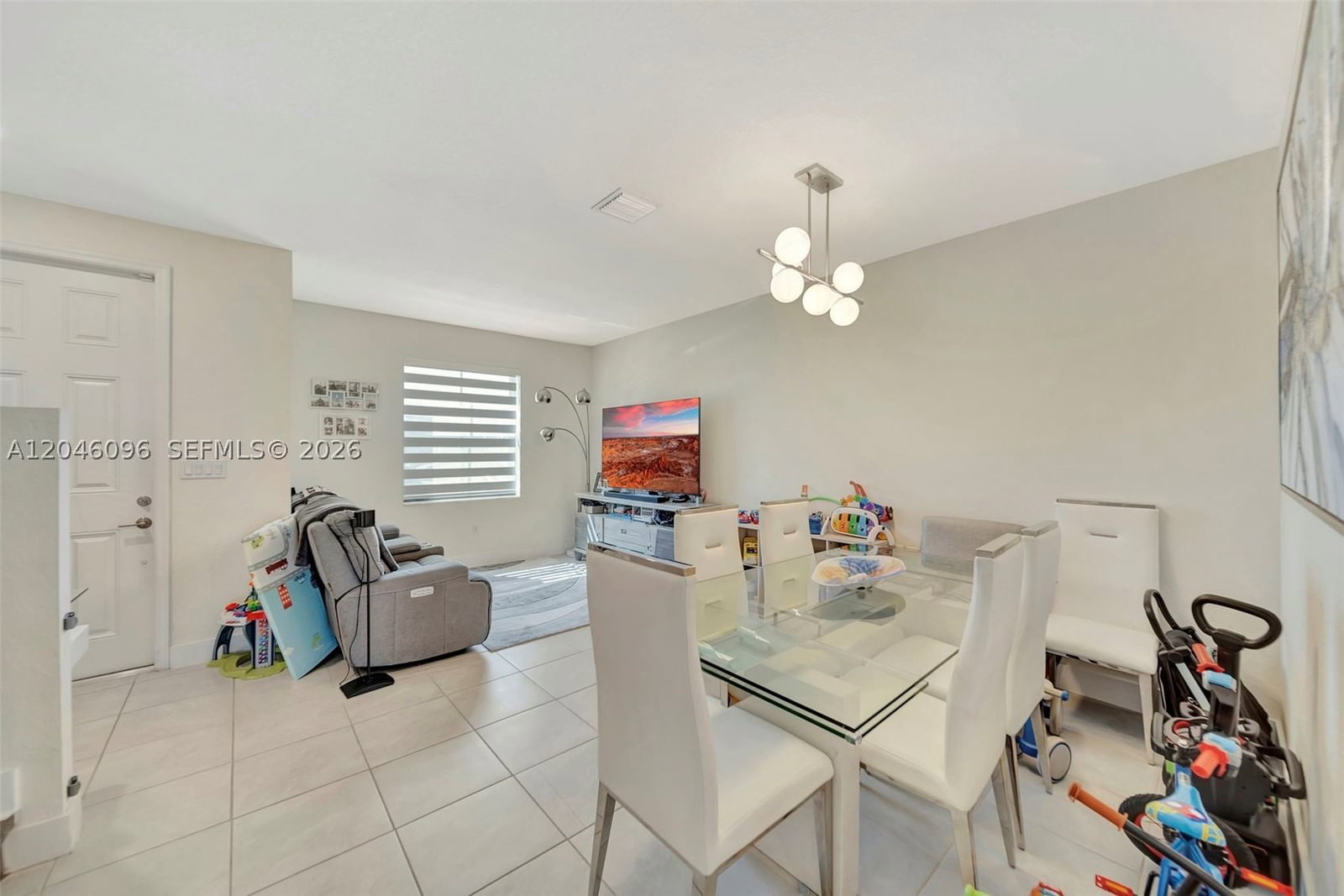 Real estate property located at 11295 34th Way, Miami-dade, Aquabella North, Hialeah, FL