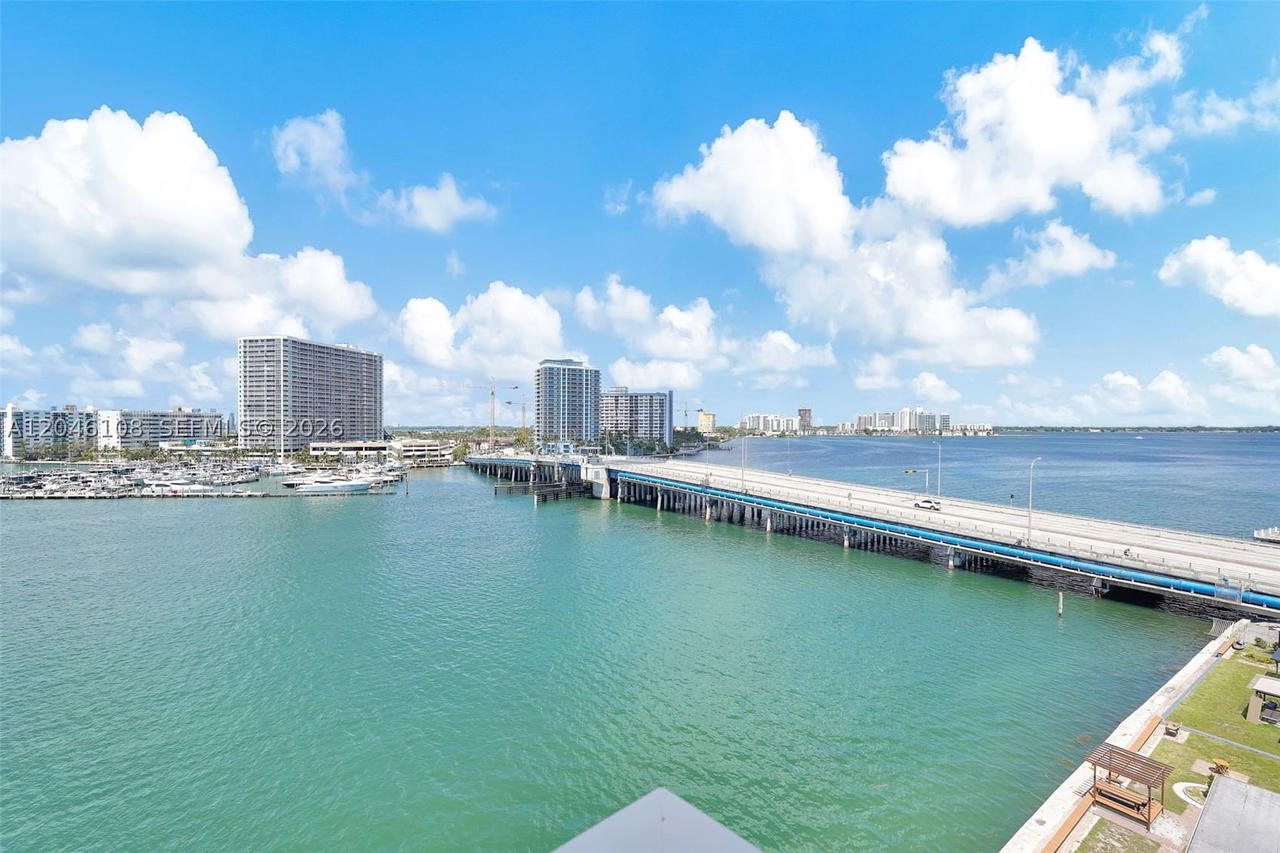 Real estate property located at 2016 Bay Dr #808, Miami-dade, Villa Bay Vista Condo, Miami Beach, FL