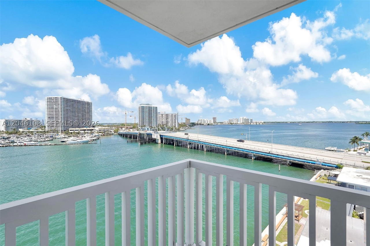 Real estate property located at 2016 Bay Dr #808, Miami-dade, Villa Bay Vista Condo, Miami Beach, FL