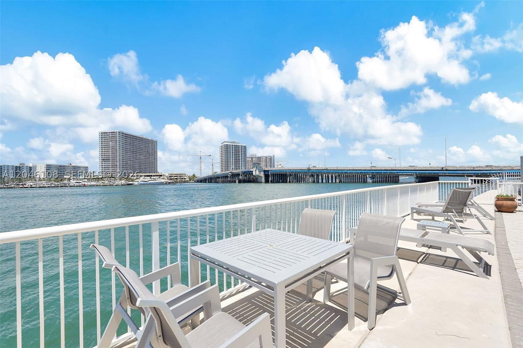 Real estate property located at 2016 Bay Dr #808, Miami-dade, Villa Bay Vista Condo, Miami Beach, FL