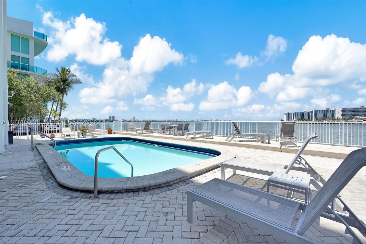 Real estate property located at 2016 Bay Dr #808, Miami-dade, Villa Bay Vista Condo, Miami Beach, FL