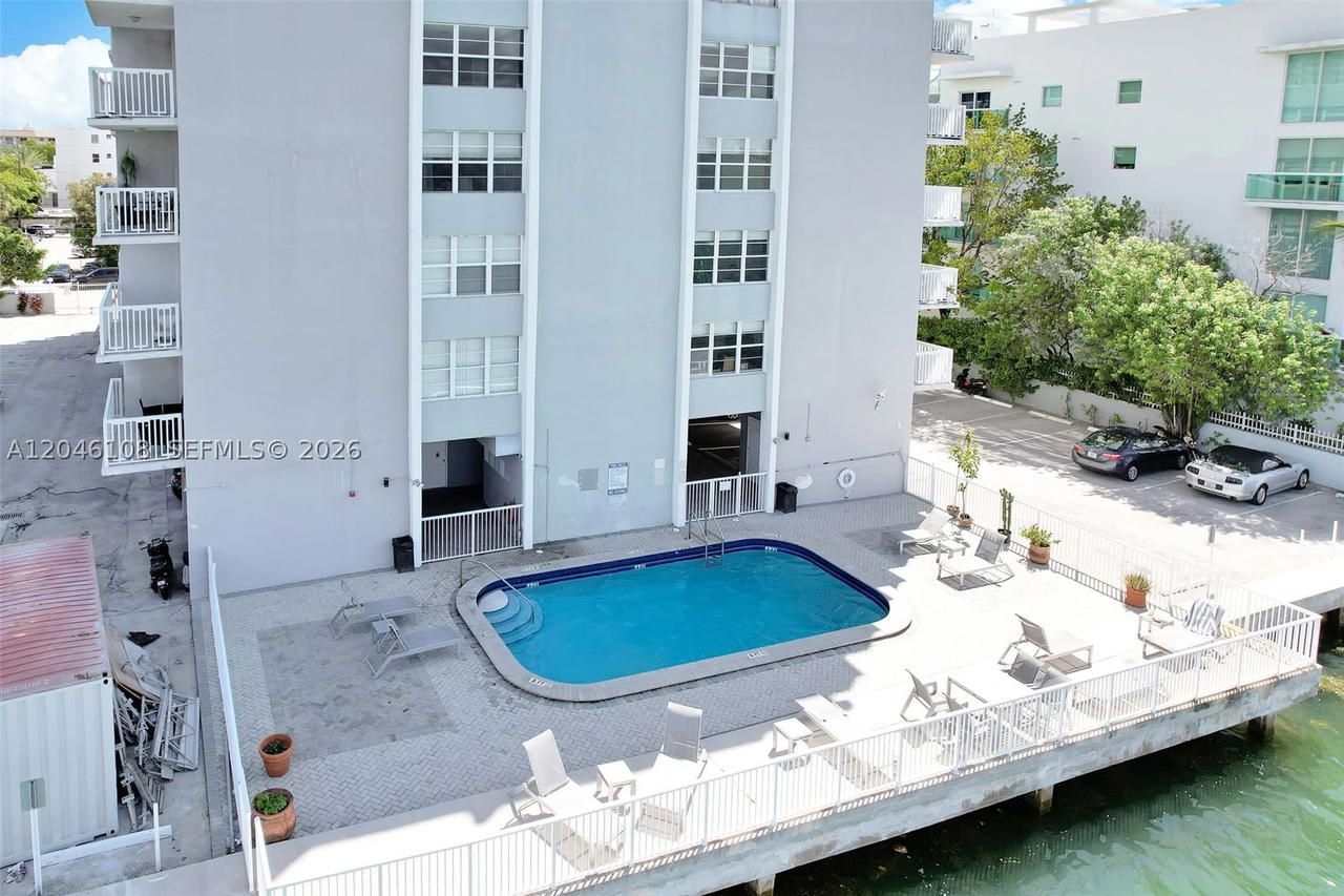 Real estate property located at 2016 Bay Dr #808, Miami-dade, Villa Bay Vista Condo, Miami Beach, FL