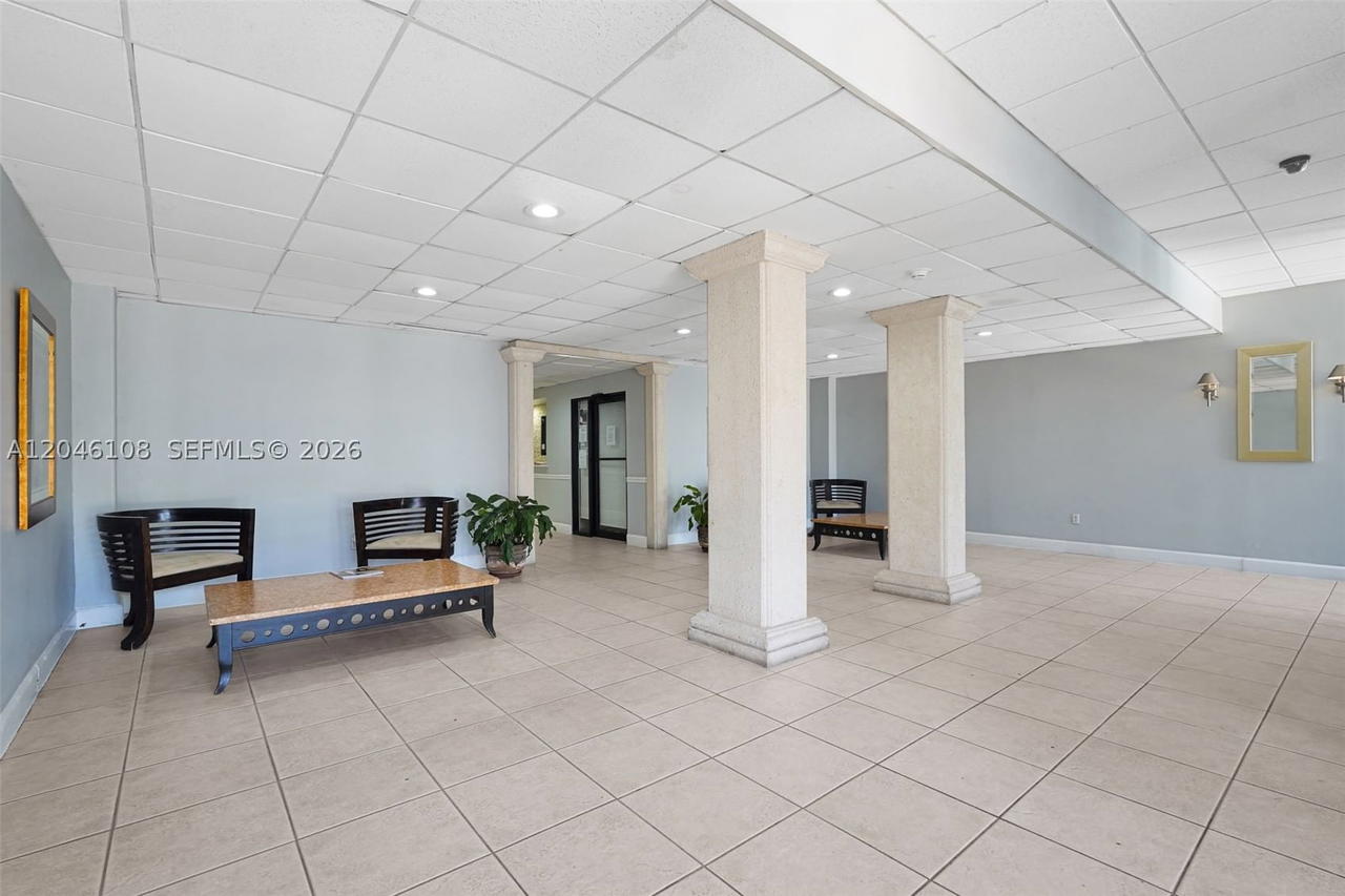 Real estate property located at 2016 Bay Dr #808, Miami-dade, Villa Bay Vista Condo, Miami Beach, FL
