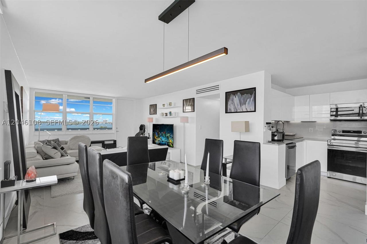 Real estate property located at 2016 Bay Dr #808, Miami-dade, Villa Bay Vista Condo, Miami Beach, FL