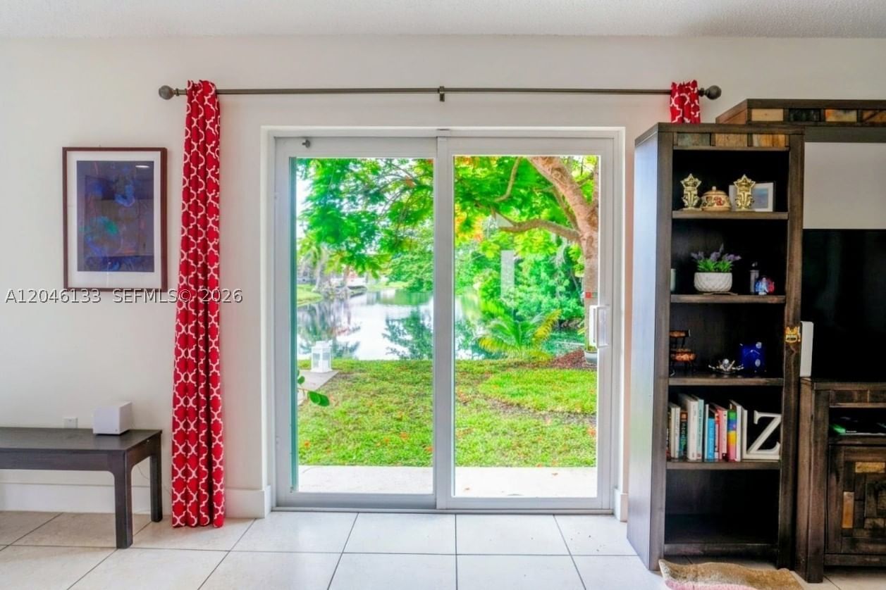 Real estate property located at 16850 Crestview Ln, Broward, Bonavillas, Weston, FL