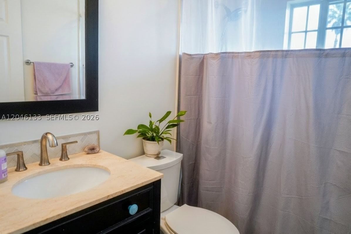 Real estate property located at 16850 Crestview Ln, Broward, Bonavillas, Weston, FL