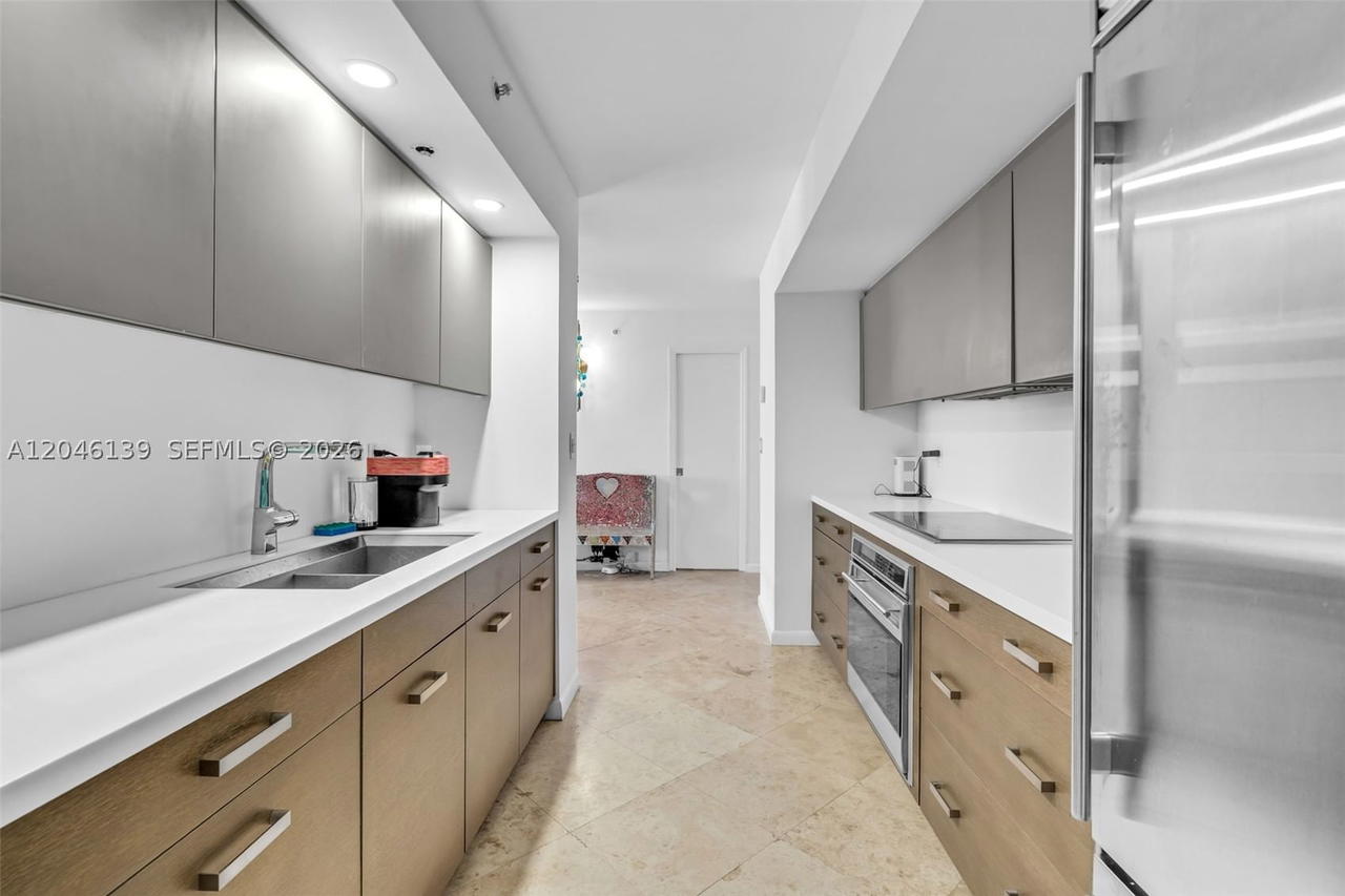 Real estate property located at 6917 Collins Ave #404, Miami-dade, The Collins Condo, Miami Beach, FL