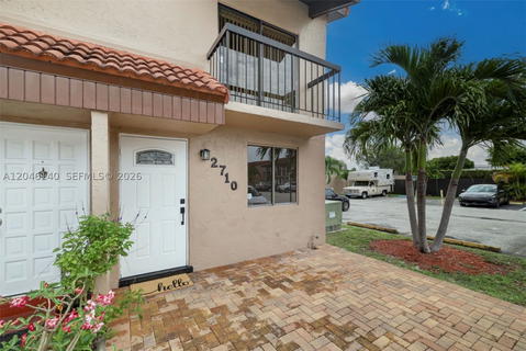 Real estate property located at 1809 107th Ave #2710, Miami-dade, Villas University Square, Miami, FL