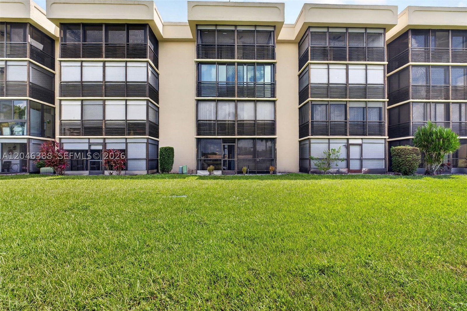 Real estate property located at 3241 Holiday Springs Blvd #108, Broward, Holiday Springs Village 6, Margate, FL