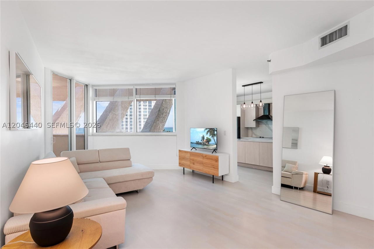 Real estate property located at 300 Pointe Dr #907, Miami-dade, Portofino Tower Condo, Miami Beach, FL