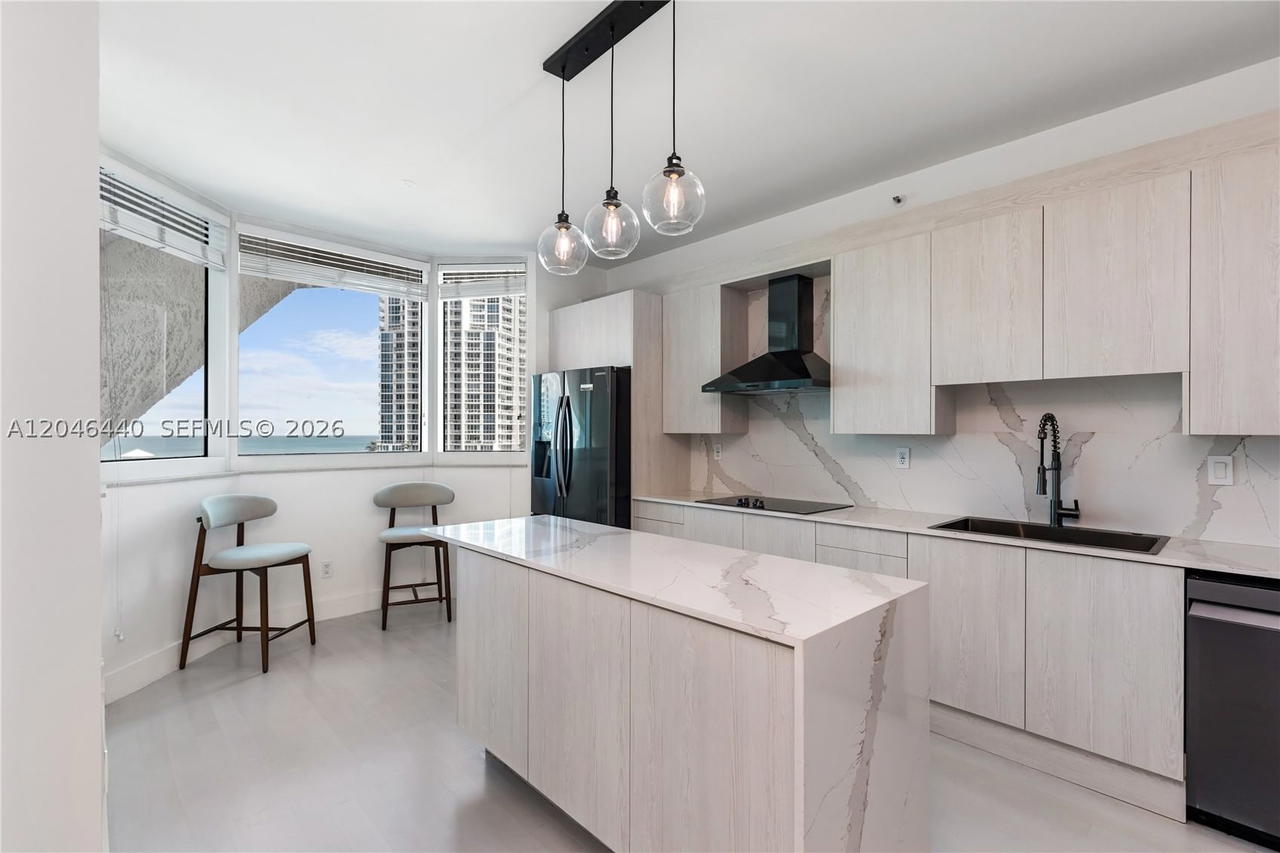 Real estate property located at 300 Pointe Dr #907, Miami-dade, Portofino Tower Condo, Miami Beach, FL