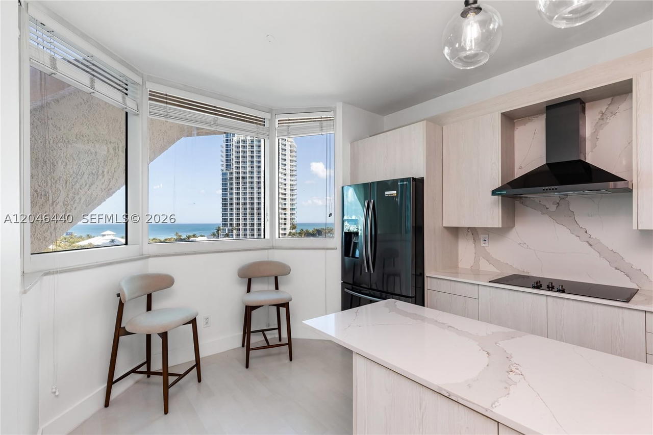 Real estate property located at 300 Pointe Dr #907, Miami-dade, Portofino Tower Condo, Miami Beach, FL