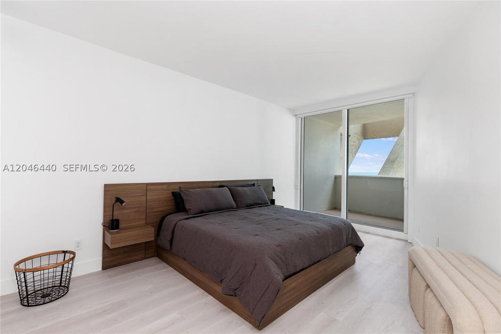 Real estate property located at 300 Pointe Dr #907, Miami-dade, Portofino Tower Condo, Miami Beach, FL