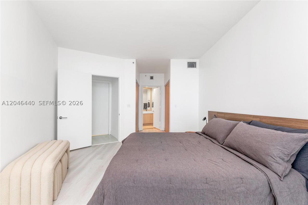 Real estate property located at 300 Pointe Dr #907, Miami-dade, Portofino Tower Condo, Miami Beach, FL