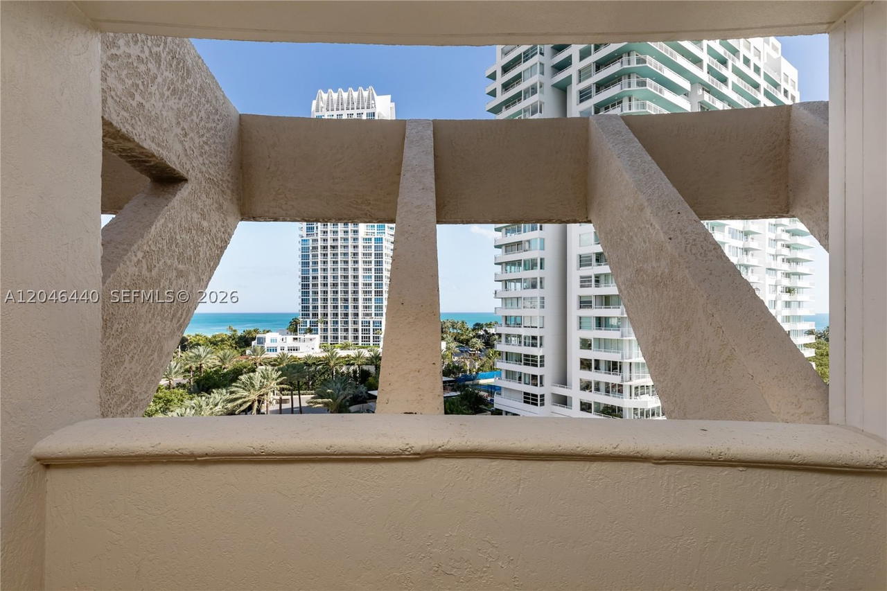 Real estate property located at 300 Pointe Dr #907, Miami-dade, Portofino Tower Condo, Miami Beach, FL