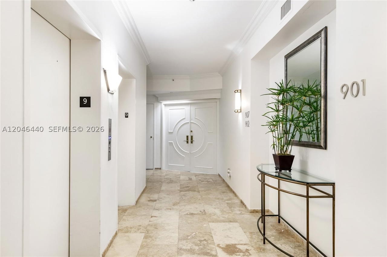 Real estate property located at 300 Pointe Dr #907, Miami-dade, Portofino Tower Condo, Miami Beach, FL