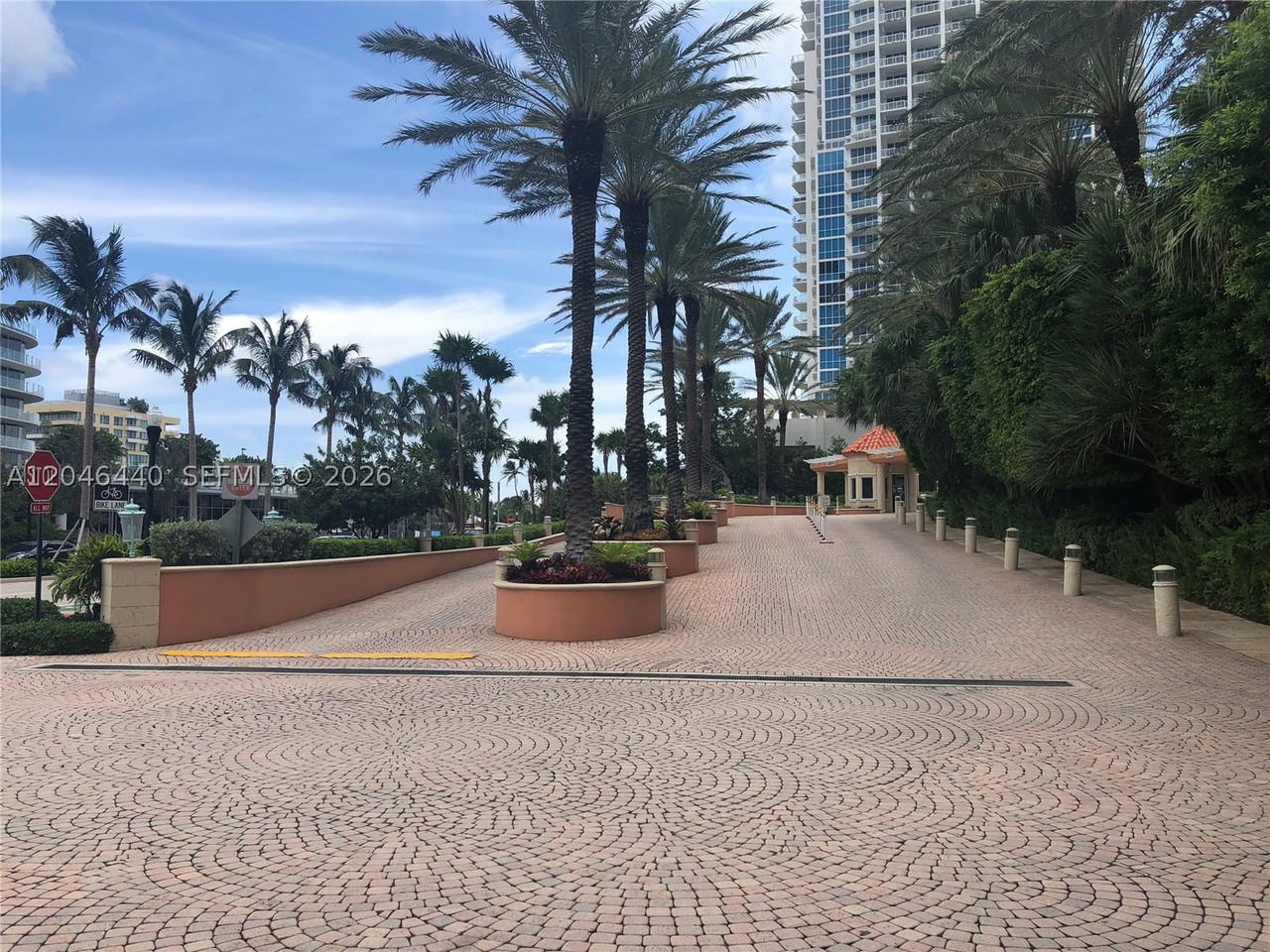 Real estate property located at 300 Pointe Dr #907, Miami-dade, Portofino Tower Condo, Miami Beach, FL