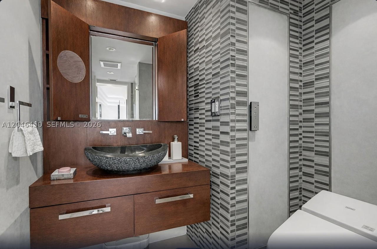 Real estate property located at 2555 Collins Ave #1814, Miami-dade, Club Atlantis Condo, Miami Beach, FL