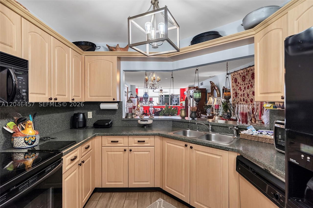 Real estate property located at 2603 103rd Ave #310, Broward, Sunrise Lakes 190 Condo, Sunrise, FL