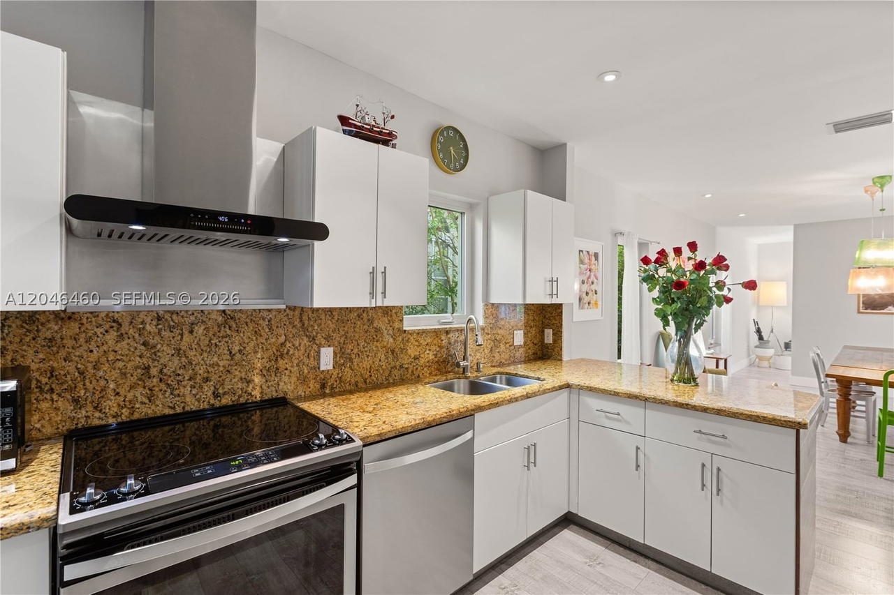 Real estate property located at 737 Alhambra Cir, Miami-dade, Coral Gables Sec B, Coral Gables, FL