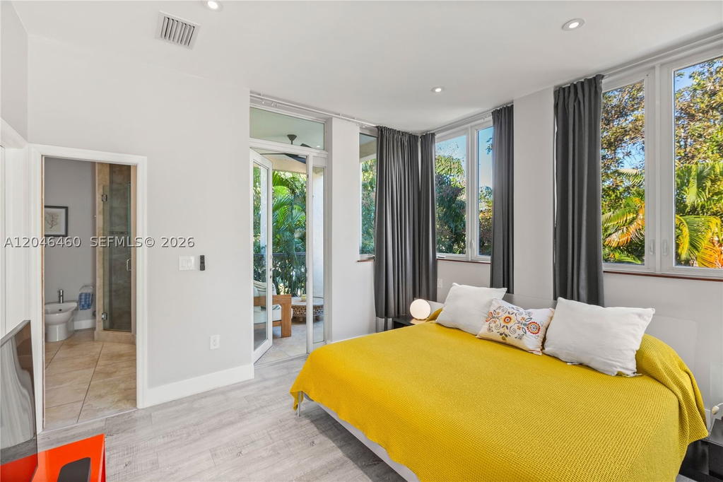 Real estate property located at 737 Alhambra Cir, Miami-dade, Coral Gables Sec B, Coral Gables, FL