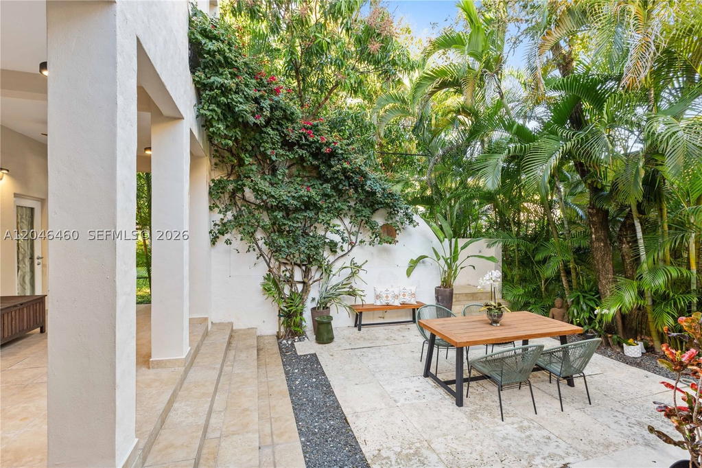 Real estate property located at 737 Alhambra Cir, Miami-dade, Coral Gables Sec B, Coral Gables, FL