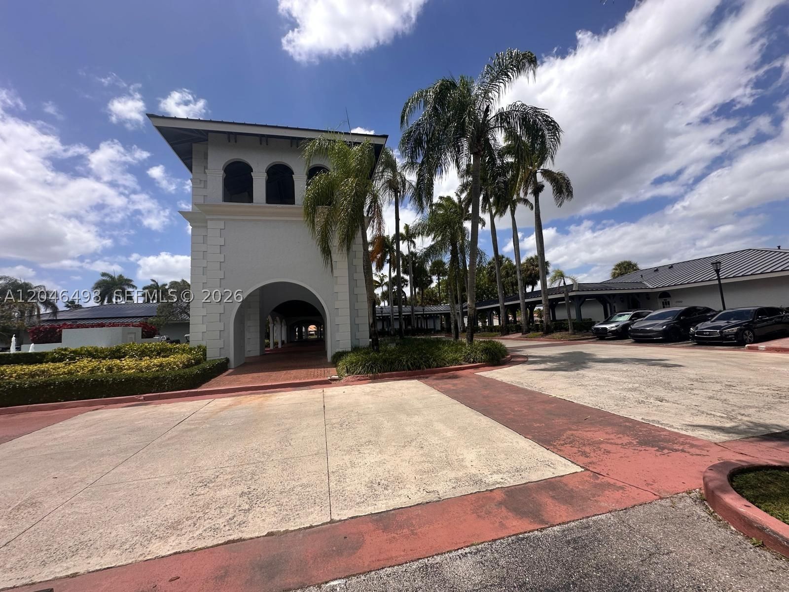 Real estate property located at 6633 178th Ter, Miami-dade, The Moors Townhouses, Hialeah, FL