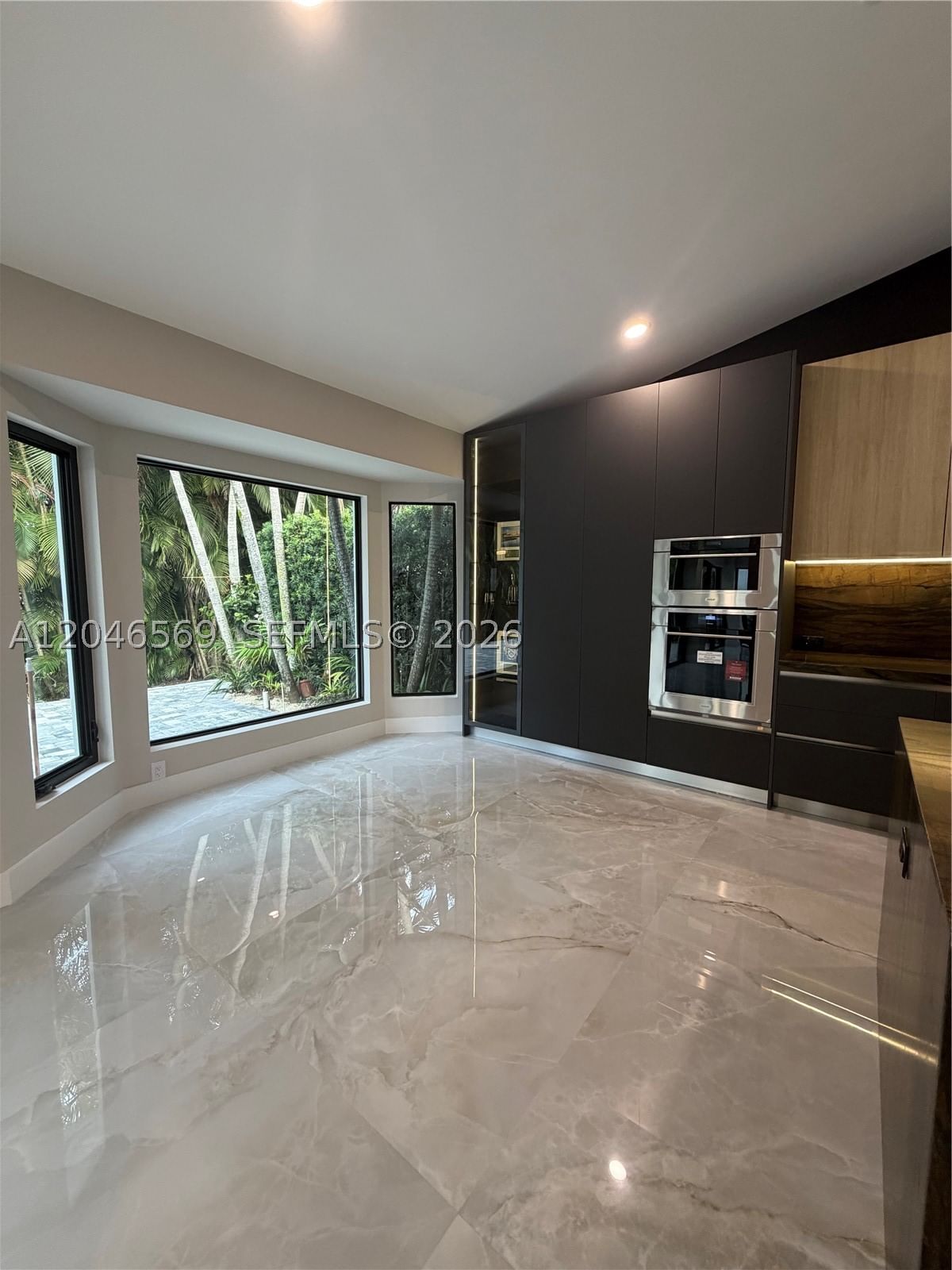 Real estate property located at 4499 93rd Doral Ct, Miami-dade, Doral Estates Villas, Doral, FL